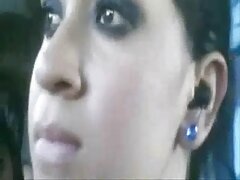 Un uomo premette i baffi al suo cornuti italiani video grande amico e li piantò nei suoi capelli