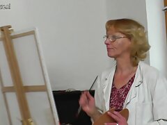 Ragazza-procace ragazza che free pornoitaliano mostra i loro seni in webcam