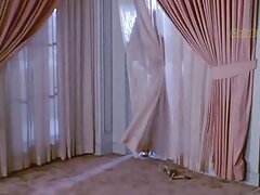 La bellezza del soggetto alla camera da film porno attrice italiana letto a forma di anello Amatoriale